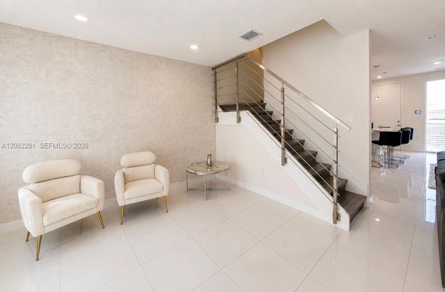 6472 NW 103rd Pl, Doral, FL 33178