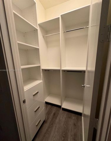 6472 NW 103rd Pl, Doral, FL 33178
