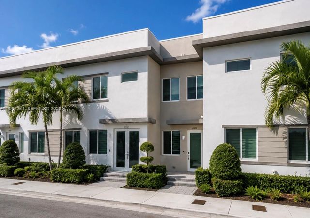 6472 NW 103rd Pl, Doral, FL 33178