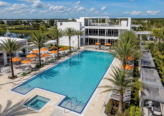 6472 NW 103rd Pl, Doral, FL 33178