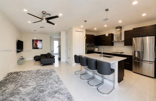 6472 NW 103rd Pl, Doral, FL 33178
