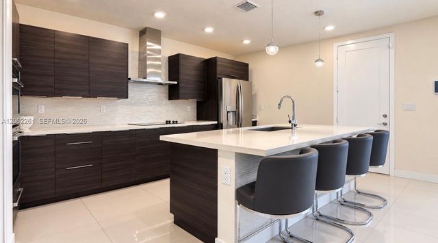 6472 NW 103rd Pl, Doral, FL 33178