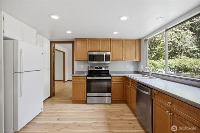 13116 233rd Avenue SE, Issaquah, WA 98027