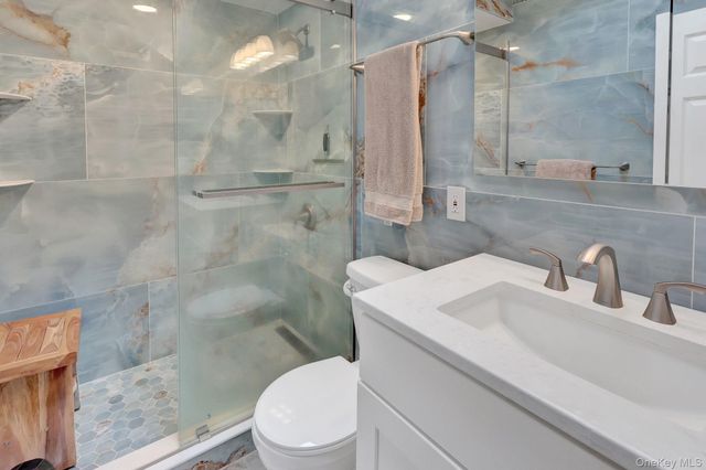 43 Huyler Court, Setauket, NY 11733