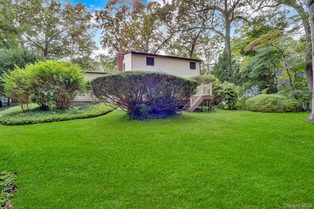 43 Huyler Court, Setauket, NY 11733