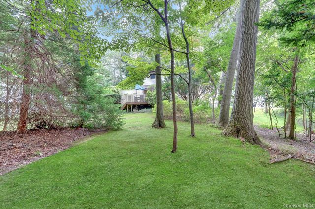 43 Huyler Court, Setauket, NY 11733