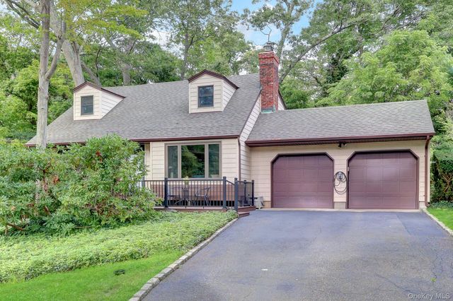 43 Huyler Court, Setauket, NY 11733