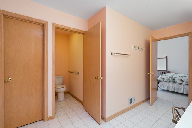 1078 Amber Drive, Lemont, IL 60439