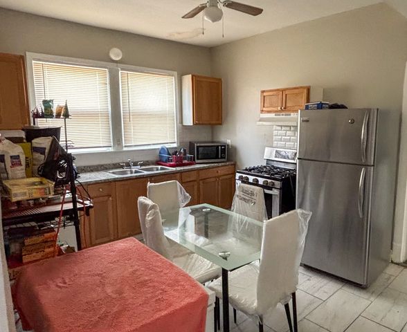 11201 S Normal Avenue, Chicago, IL 60628