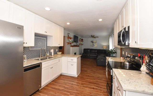 1784 Hickory STREET, South Milwaukee, WI 53172