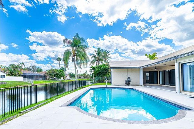 1260 NW 101st Ave, Plantation, FL 33322