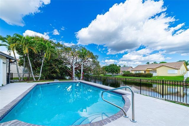 1260 NW 101st Ave, Plantation, FL 33322