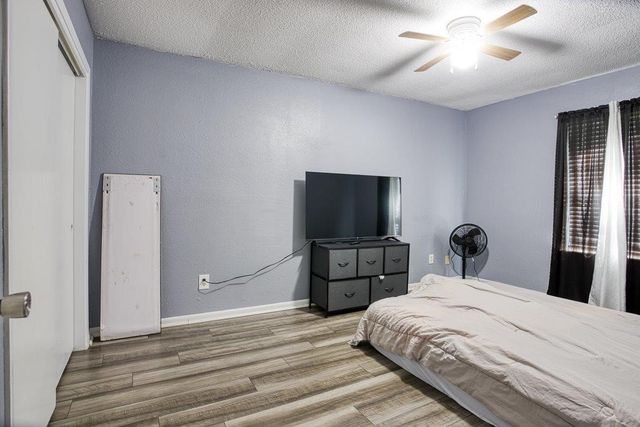 1817 Dolphin Dr, Portland, TX 78374