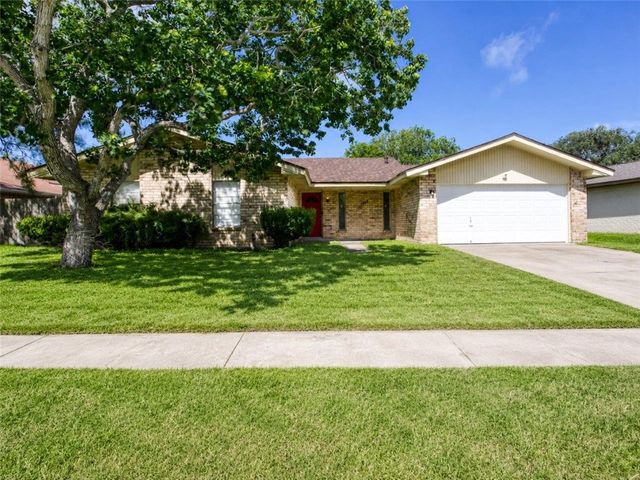 1817 Dolphin Dr, Portland, TX 78374