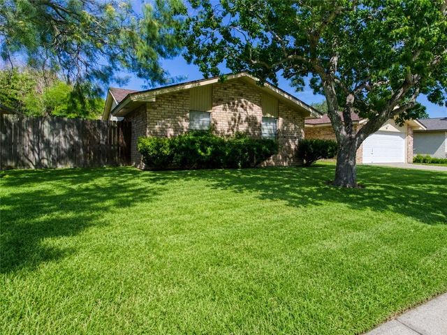 1817 Dolphin Dr, Portland, TX 78374