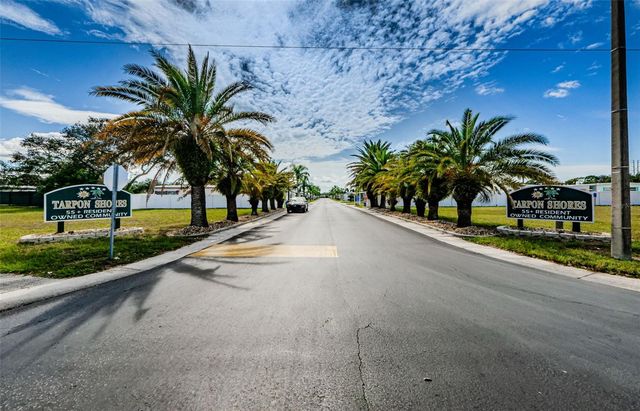 49 DRURY LANE, Tarpon Springs, FL 34689