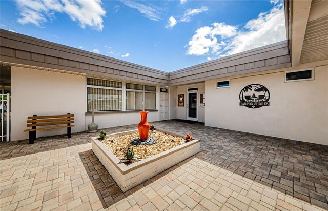49 DRURY LANE, Tarpon Springs, FL 34689