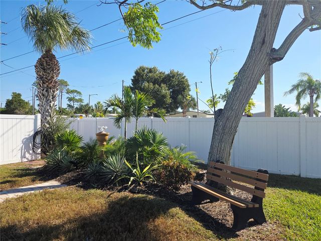 49 DRURY LANE, Tarpon Springs, FL 34689
