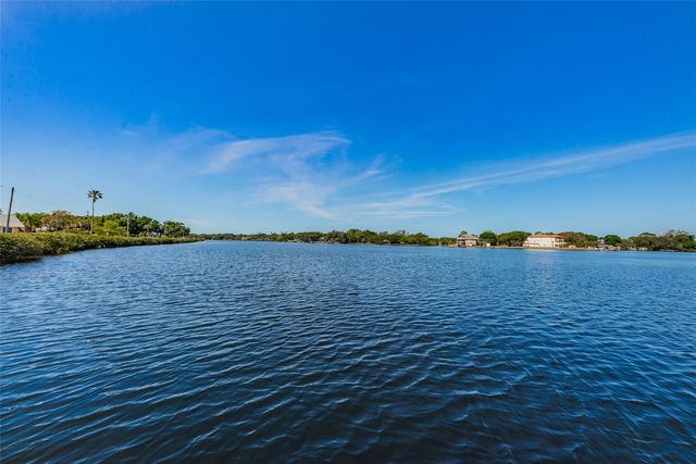 49 DRURY LANE, Tarpon Springs, FL 34689