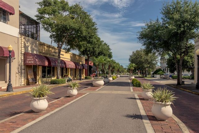 49 DRURY LANE, Tarpon Springs, FL 34689
