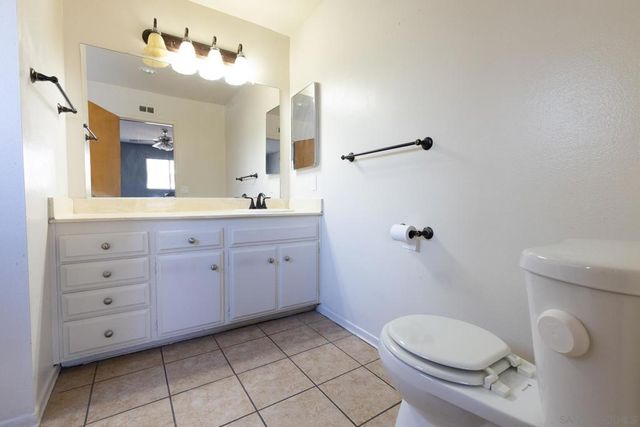 1540 W Whittier Avenue, Hemet, CA 92543