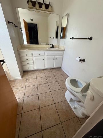 1540 W Whittier Avenue, Hemet, CA 92543