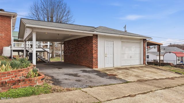 1221 West Sullivan Street, Kingsport, TN 37660