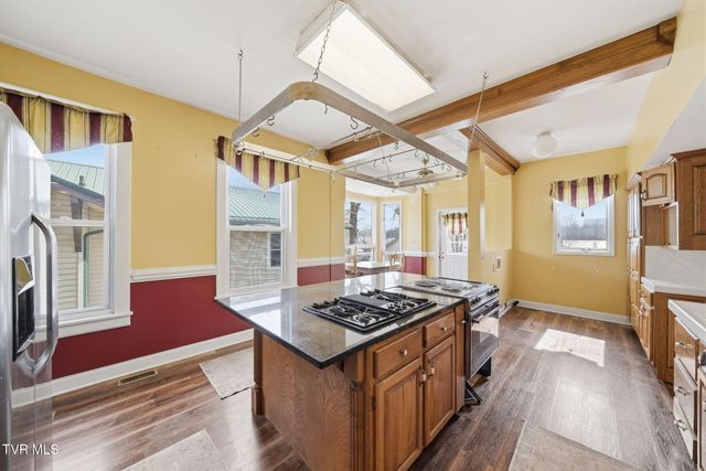 1221 West Sullivan Street, Kingsport, TN 37660