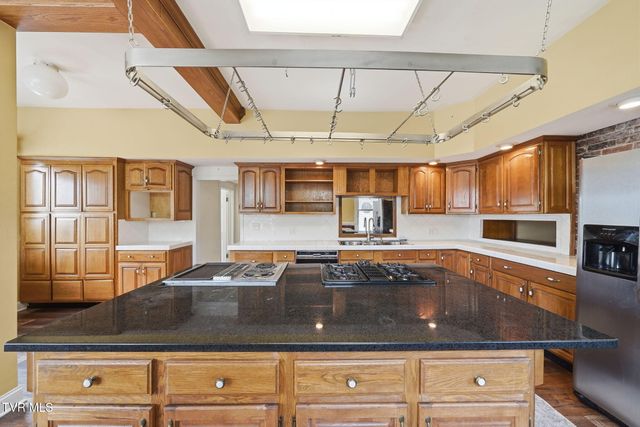 1221 West Sullivan Street, Kingsport, TN 37660