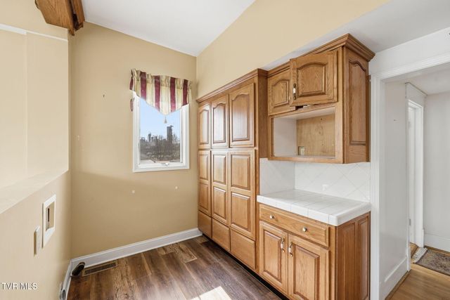 1221 West Sullivan Street, Kingsport, TN 37660