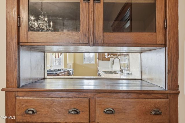 1221 West Sullivan Street, Kingsport, TN 37660