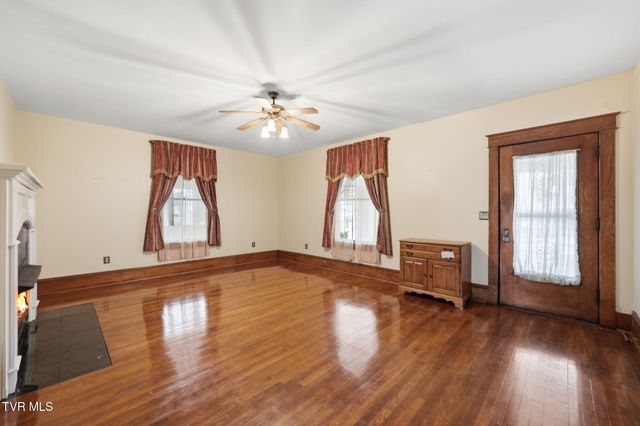 1221 West Sullivan Street, Kingsport, TN 37660