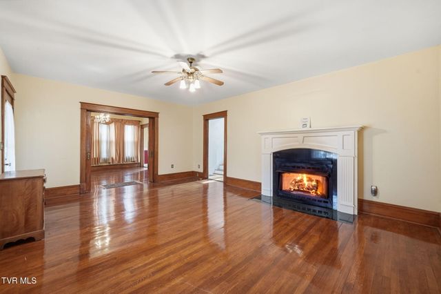 1221 West Sullivan Street, Kingsport, TN 37660