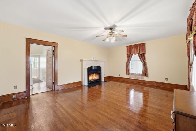 1221 West Sullivan Street, Kingsport, TN 37660