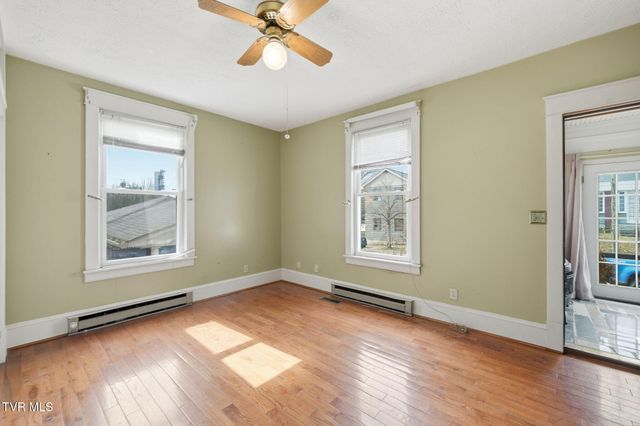 1221 West Sullivan Street, Kingsport, TN 37660