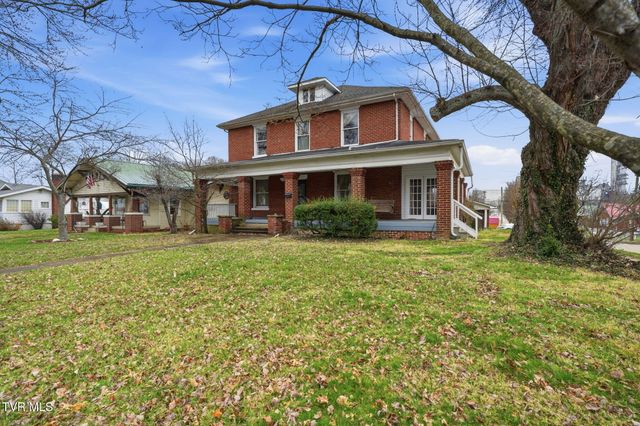 1221 West Sullivan Street, Kingsport, TN 37660
