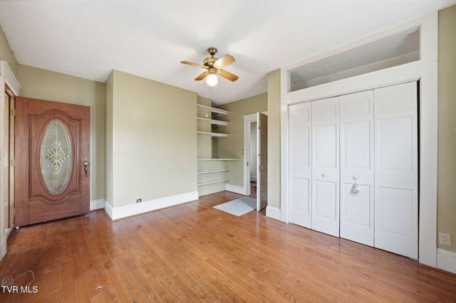 1221 West Sullivan Street, Kingsport, TN 37660