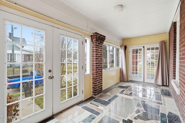 1221 West Sullivan Street, Kingsport, TN 37660