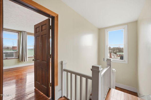 1221 West Sullivan Street, Kingsport, TN 37660