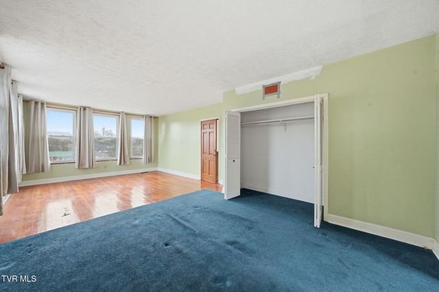 1221 West Sullivan Street, Kingsport, TN 37660