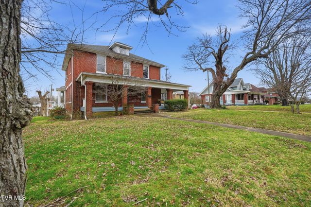 1221 West Sullivan Street, Kingsport, TN 37660