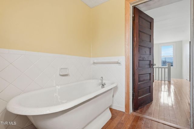 1221 West Sullivan Street, Kingsport, TN 37660