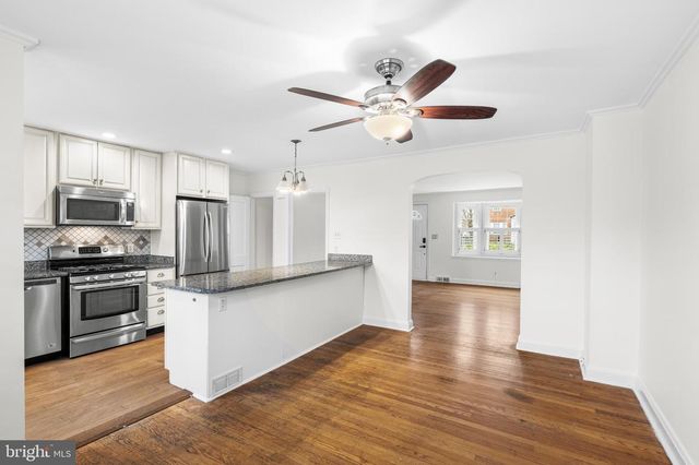 121 HOPKINS RD, Baltimore, MD 21212