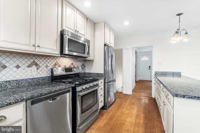 121 HOPKINS RD, Baltimore, MD 21212