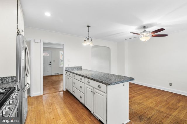 121 HOPKINS RD, Baltimore, MD 21212