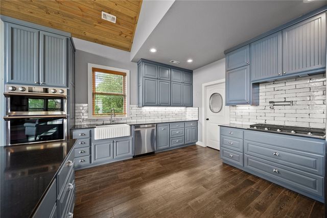 14137 Ozark Drive, Garfield, AR 72732