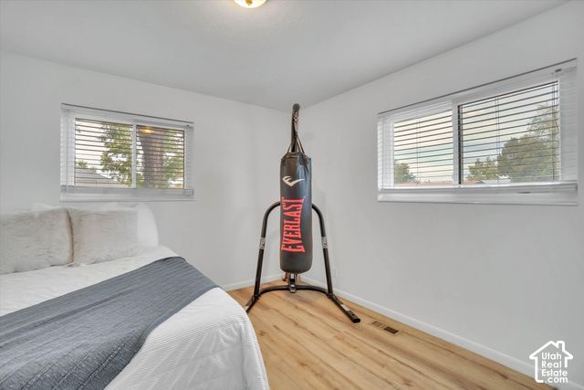 284 E TWIN PEAKS ST, Midvale, UT 84047