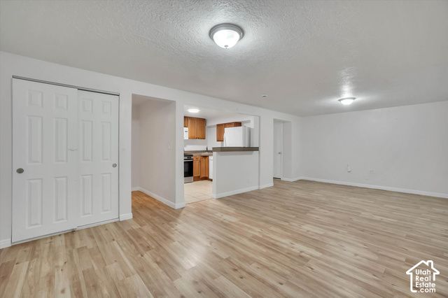 284 E TWIN PEAKS ST, Midvale, UT 84047