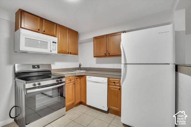 284 E TWIN PEAKS ST, Midvale, UT 84047
