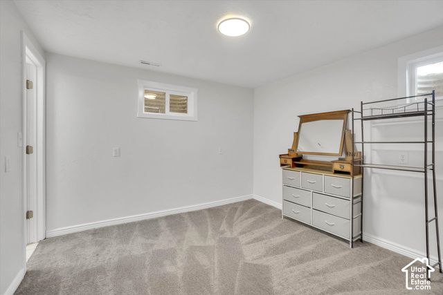 284 E TWIN PEAKS ST, Midvale, UT 84047